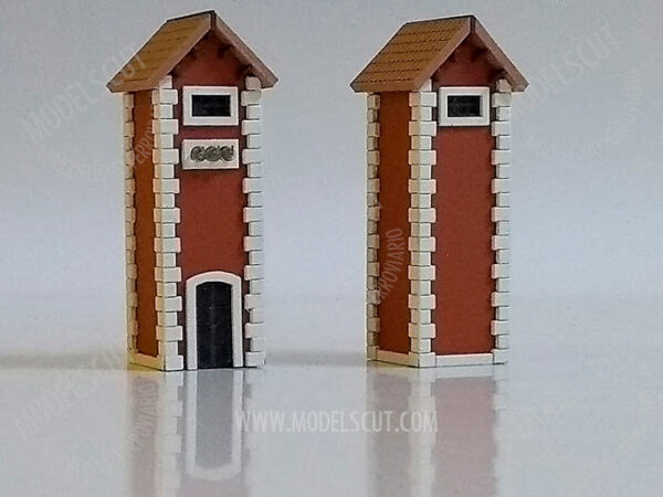 EN194-Torre-transformador-eléctrico-en-decoración-rojo-blanco-con-cubierta-a-dos-aguas